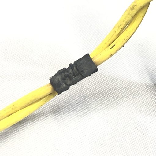 Halter für Kontrolllampen (original gelbes Kabel) – Bild 2
