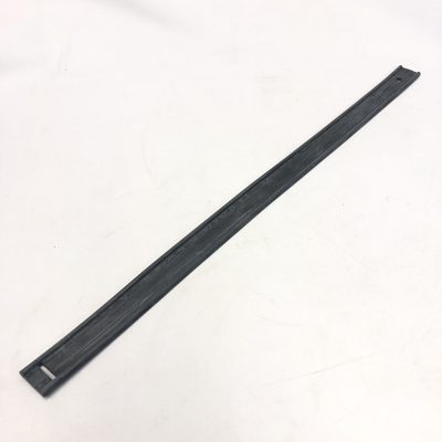 451-922-338-023s-2 Gummiband für Tankbefestigung Mustang-1